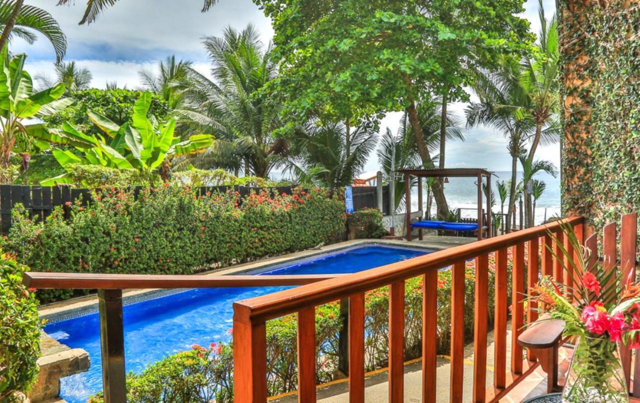 The Backyard Beachfront Hotel Jacó Екстериор снимка