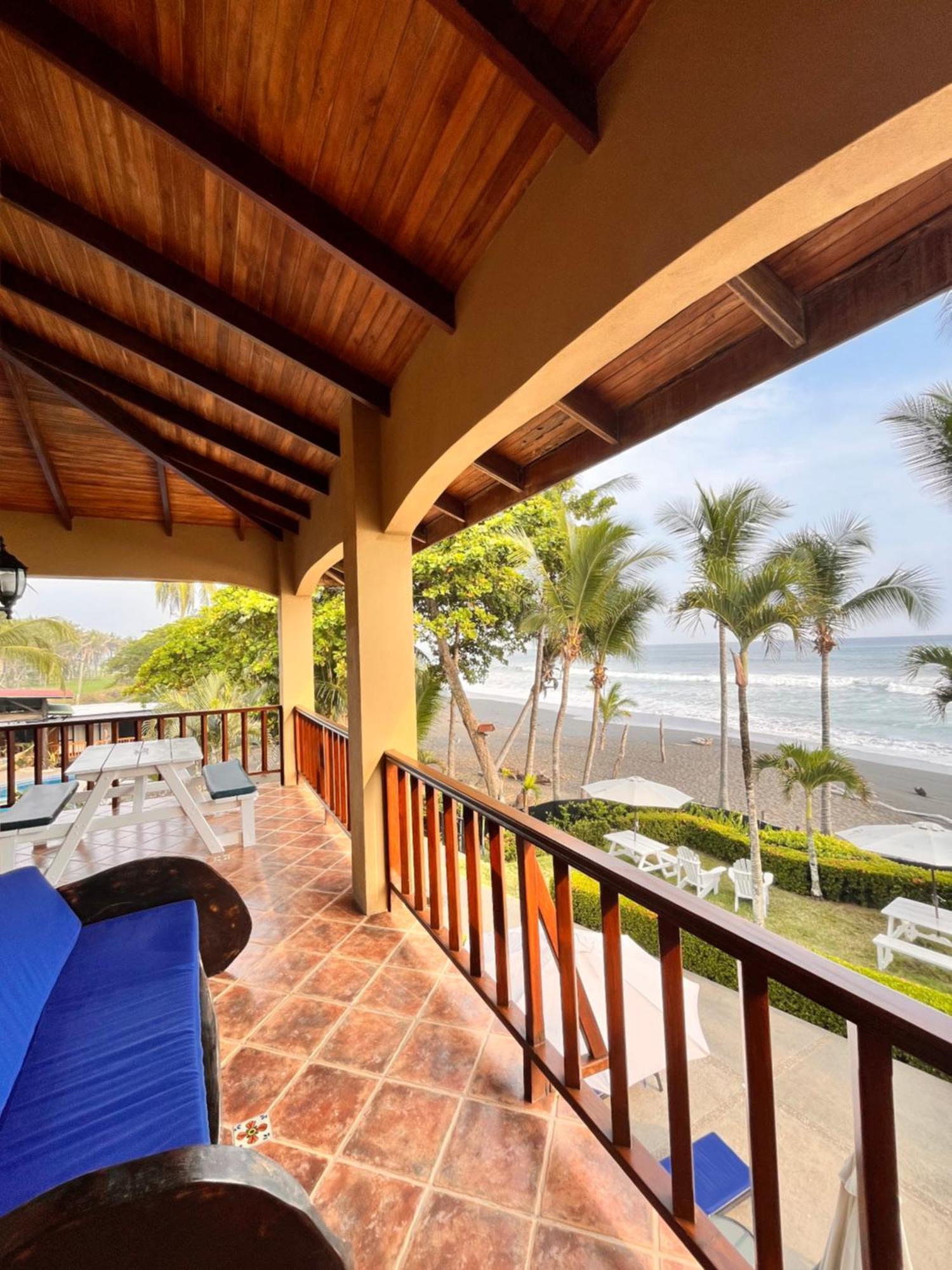 The Backyard Beachfront Hotel Jacó Екстериор снимка